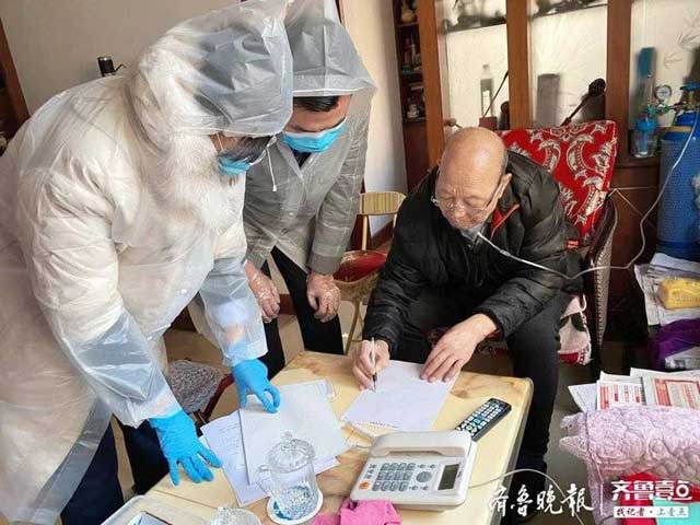 青岛：客户信用卡逾期急还钱，他们5小时清点近万枚硬币