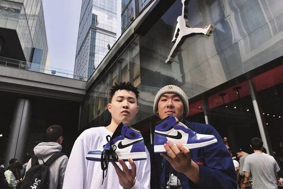 “精致穷”的一代困在消费贷里，上岸有多难？
